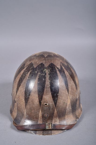US-Casque M1. Coque en acier peint vert olive,...