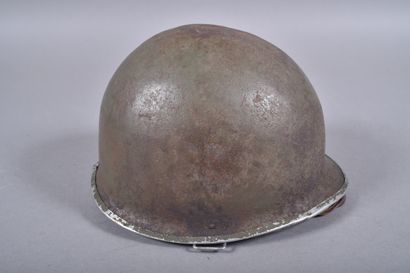 US-Casque M1. Coque en acier peint vert olive,...