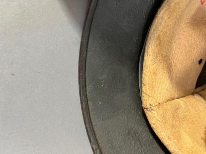 Casque Allemand m/40 de l'armée de terre...