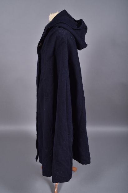 Fr- Cape de chasseur en laine bleue, fermant...