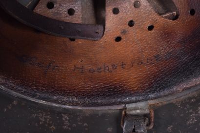 Casque Allemand m/40 camouflé. Marquage fabricant,...