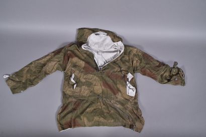 All. Blouse camouflée avec sa capuche, du...