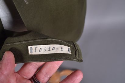 US- Chemise d’officier chocolat, étiquette...