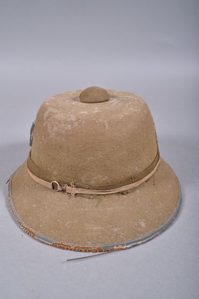 Casque tropical Allemand m/40 de l'armée...
