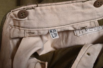 Pantalon en laine moutarde avec spécification...