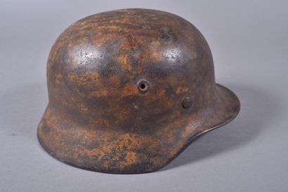 Casque Allemand m/40 camouflé. Marquage fabricant,...
