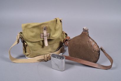 Fr- Lot : bidon modèle 1935 avec housse en...