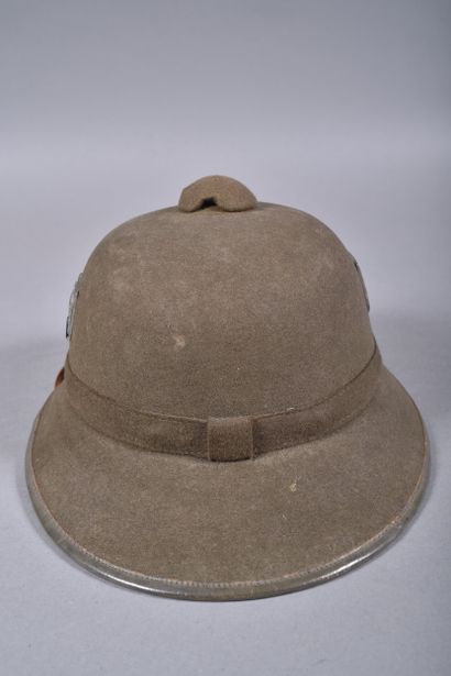 Casque tropical Allemand m/40 de l'armée...