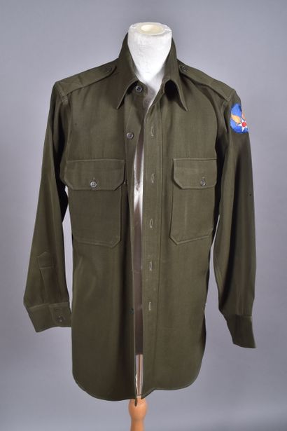US- Chemise d’officier chocolat, étiquette...