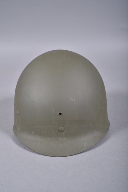 US- Casque M1. Coque en acier repeint OD....