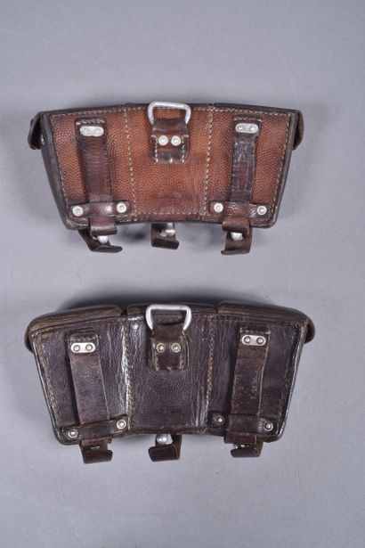 All- Deux cartouchières 1911 en cuir brun...