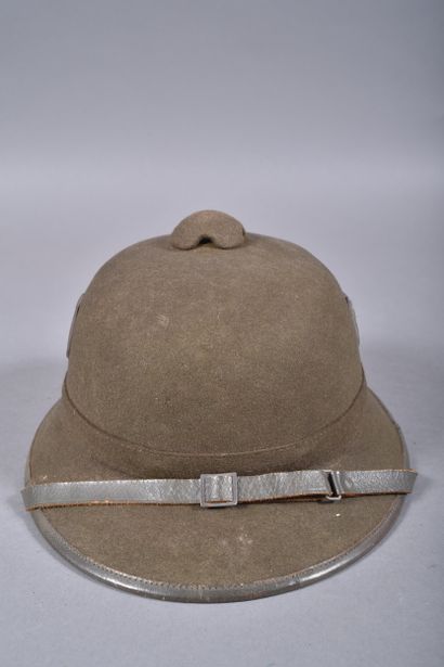 Casque tropical Allemand m/40 de l'armée...
