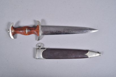 ALL. Dague mod 33. Fusée de couleur marron,...