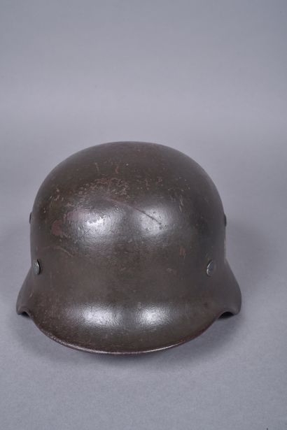 Casque Allemand m/35 reconditionné 1insigne....