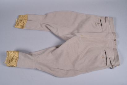 Fr- Uniforme du lieutenant Le Pontois comprenant...