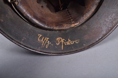 Casque Allemand m/40 armée de terre. Coque...