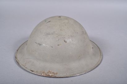 GB- Casque Mk II en acier peint avec insigne...