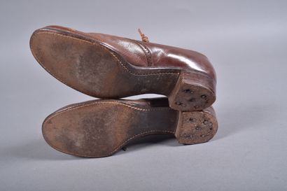 US- Paire de chaussures de WAAC en cuir brun,...