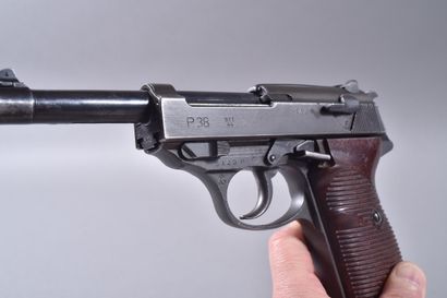 Pistolet P38. Fabrication Mauser BYF 44....