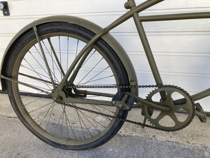 US- Vélo de type Huffman repeint et anciennement...