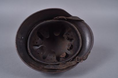 Casque Allemand m/40 de l'armée de terre...