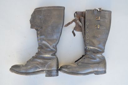 GB- Paire de bottes de motard britannique...