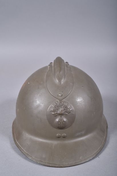 Casque Adrian m/26 avec attribut de l'infanterie...