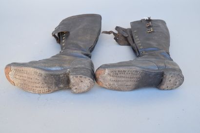 GB- Paire de bottes de motard britannique...