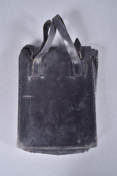 All- Porte-cartes M-37 en cuir noir grenelé...
