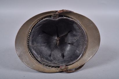 Casque Adrian m/15 avec attribut de l'infanterie...