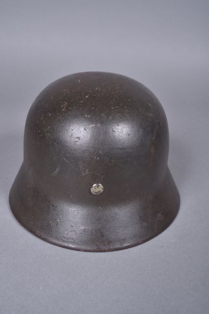 Casque Allemand m/35 reconditionné 1insigne....