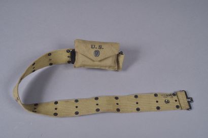 US- Ceinturon M-1936 daté 1942, avec pochette...