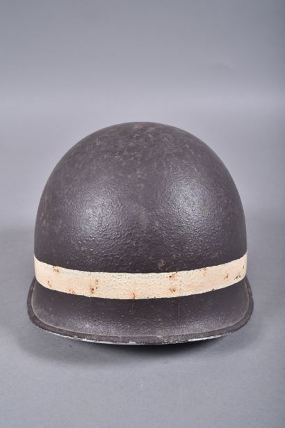 US- Casque M1. Coque en acier repeinte vert...