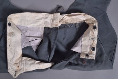 All. Culotte de cheval d’officier en tissus...
