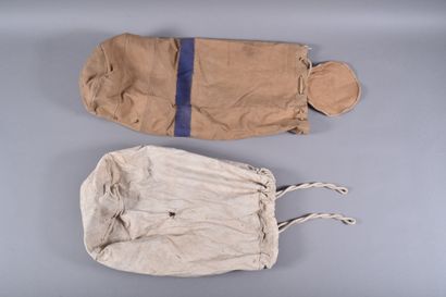 US- Deux sacs à paquetage. Un Barrak Bag...