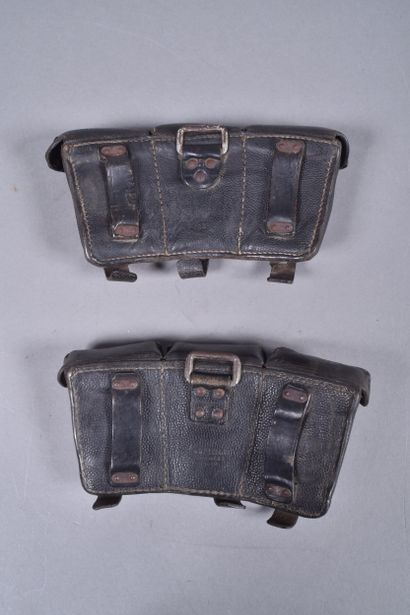 All- Deux cartouchières 1911 en cuir noir...