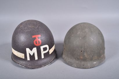 US- Casque M1. Coque en acier repeinte vert...