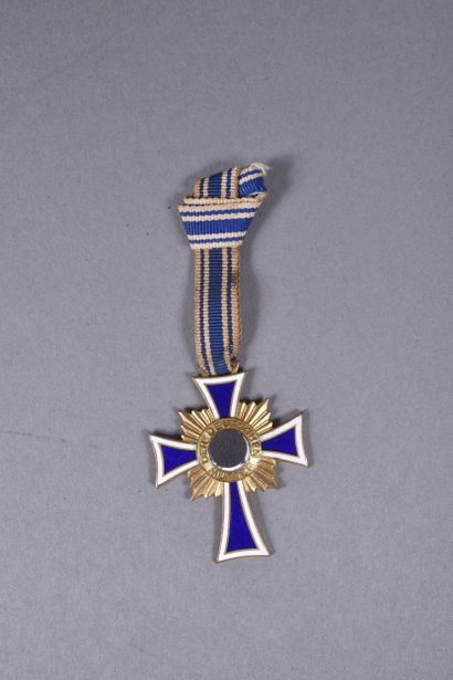 ALL. Mother of the Family Medal, enamel chip,...