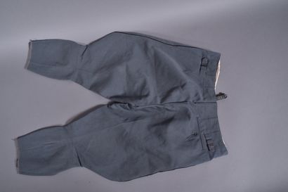 All. Culotte de cheval d’officier en tissus...