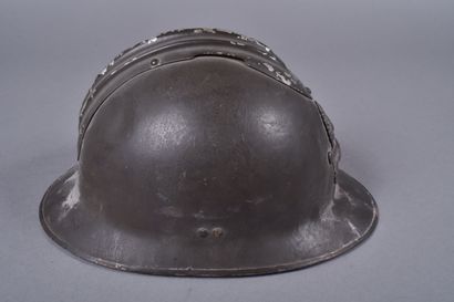 Casque Adrian m/25 attribut m/15 de l'artillerie....