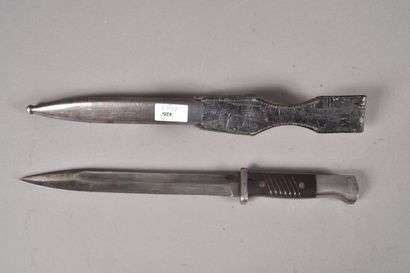 All- Baïonnette S84-98. Poignée à plaquettes...