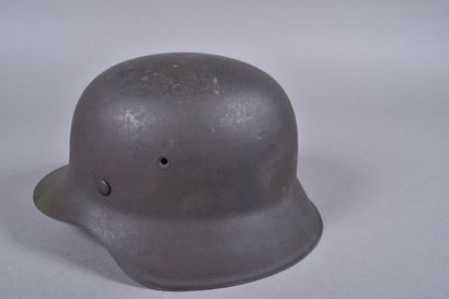Casque Allemand mod 42, 1 insigne w. Coque...