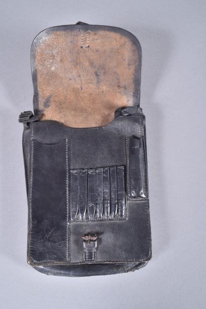 All- Porte-cartes M-37 en cuir noir grenelé...