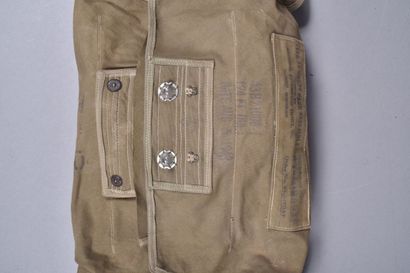 US- Enveloppe de parachute ventral T5., datée...