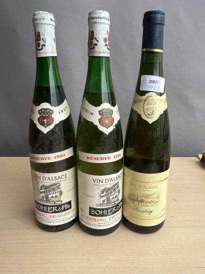 3 bouteilles dont 2 bouteilles Riesling Fruehmess...