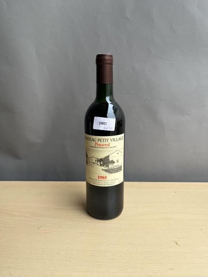 1 bouteille Château Petit Village 1985 Pomerol,...