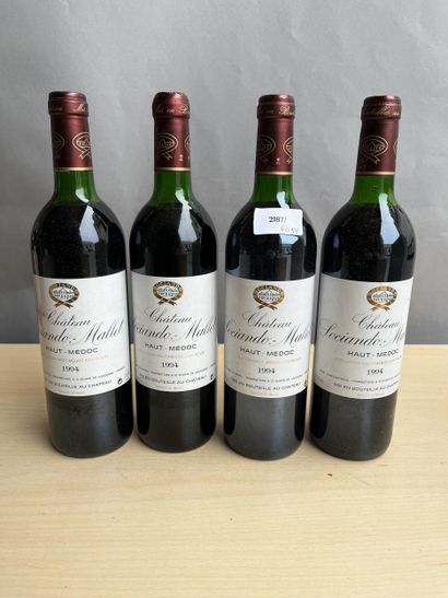 4 bouteilles Château Sociando Mallet 1994...