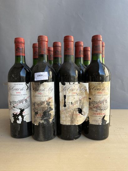11 bouteilles dont 2 bouteilles Château La...