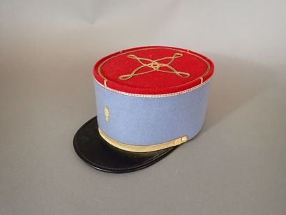 Quinze bonnets de police toutes armes (petits...