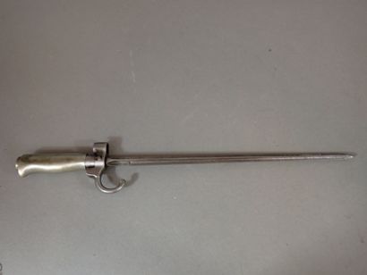Baïonnette Lebel modèle 1886. Poignée en...